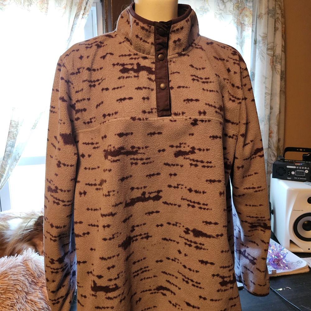 LIV Outdoor - Buckle Z Pullover